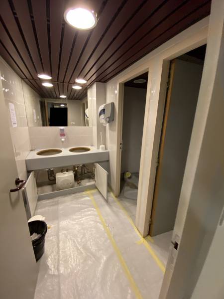 Sanitaires neufs après travaux de carrelage électricité plomberie à Lyon