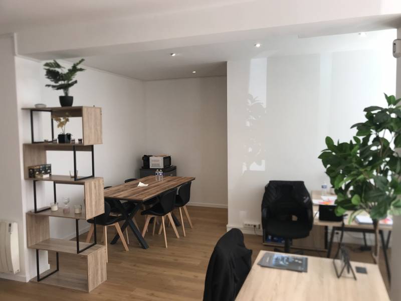 Avant/Après Pose de parquet peinture, electricité  Lyon 7