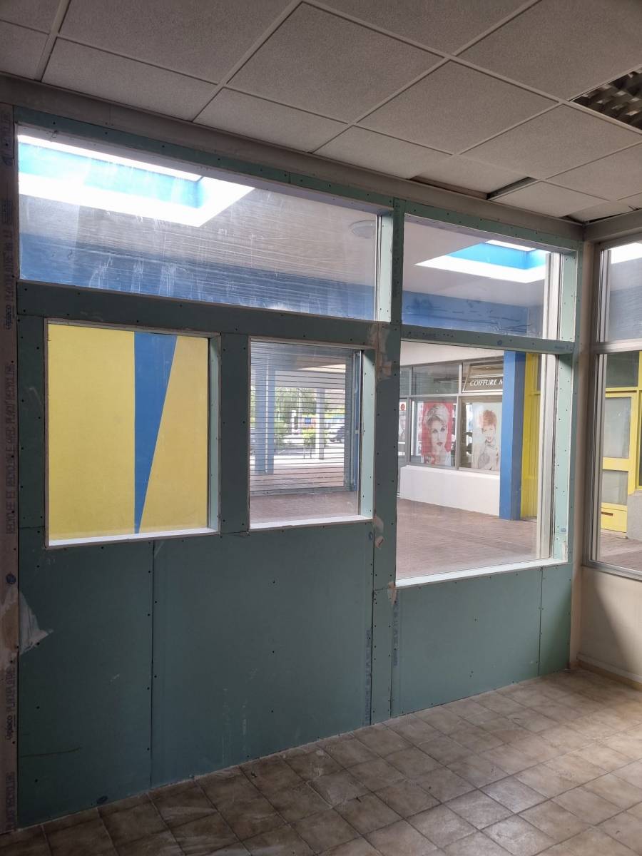 Avant/Après travaux de rénovation peinture centre médical à Lyon