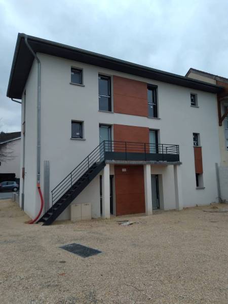 Transformation de maison en immeuble de 3 étages à Douvaine