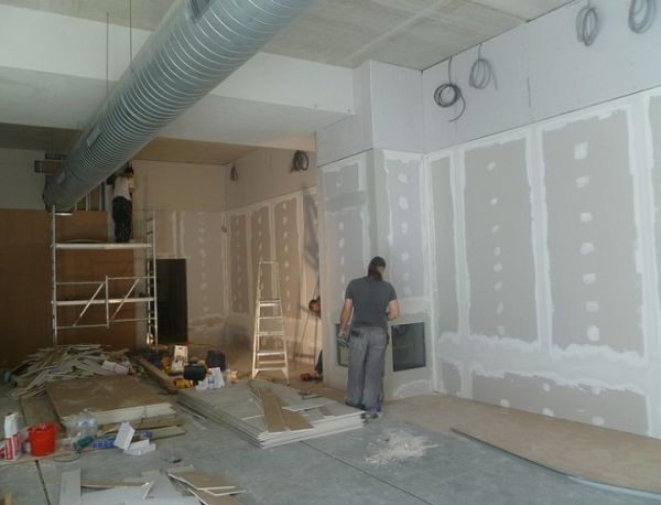 Travaux de plâtrerie peinture électricité plomberie pour commerce à Lyon