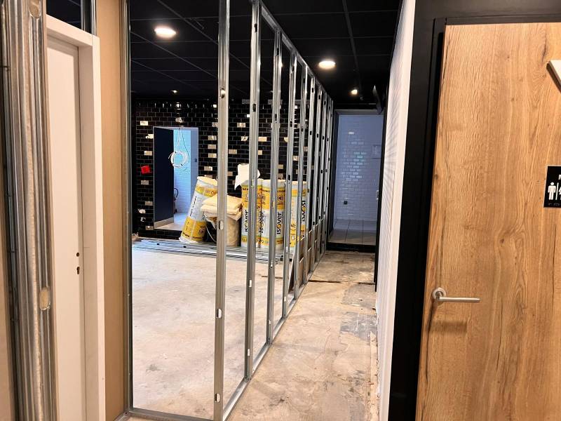 Pose de cloison dans un centre d'épilation à Saint Etienne